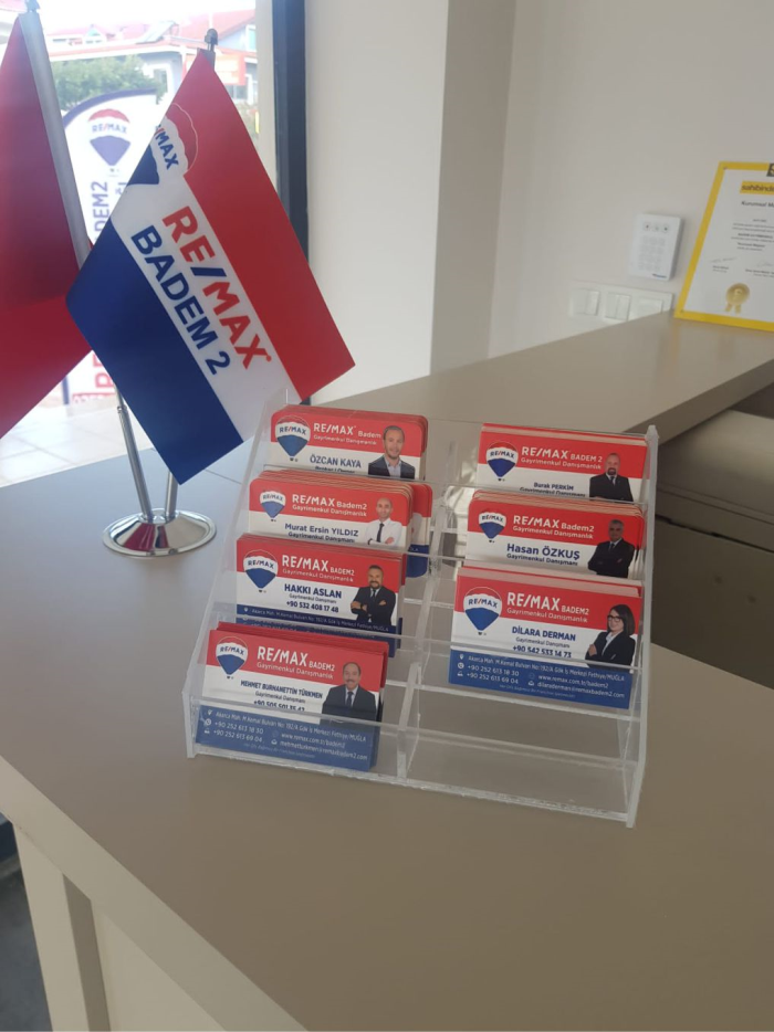 Kartvizitlik Standı REMAX